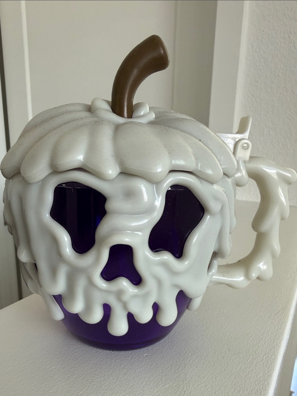 Glow in the Dark poison apple - Disneyland resort - Holiday Decor